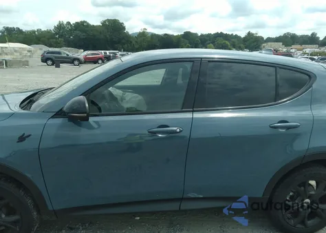 2023 Dodge Hornet Gt Awd из США, поврежденный, VIN ZACNDFAN7P3A00435